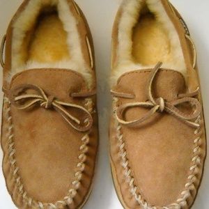 WOMEN'S LL BEAN SUEDE MOCCASIN SLIPPERS SIZE 8 NEW